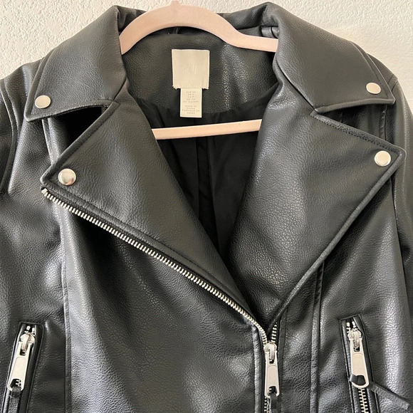 H&M Black Faux Leather Moto Biker Jacket Women’s Small Edgy Zip Front - Picture 4 of 7